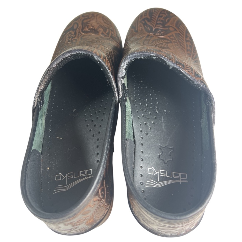 Dansko Brown Tooled Comfort Clogs Size 39 EU / 7 US Comfy Western Work Shoes - Picture 6 of 8